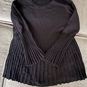 Sejour Black Ribbed Pleated Hem Women's Sweater (1X)